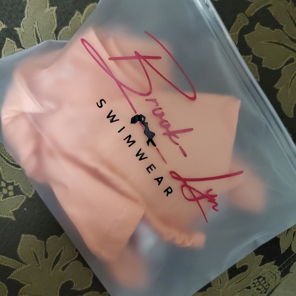 New bikini - Picture 8 of 13